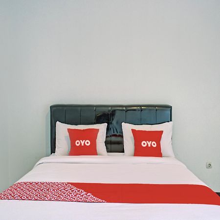 Oyo 3841 Wisma 25 Cilacap Eksteriør billede
