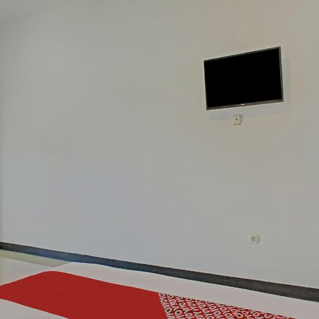 Oyo 3841 Wisma 25 Cilacap Eksteriør billede
