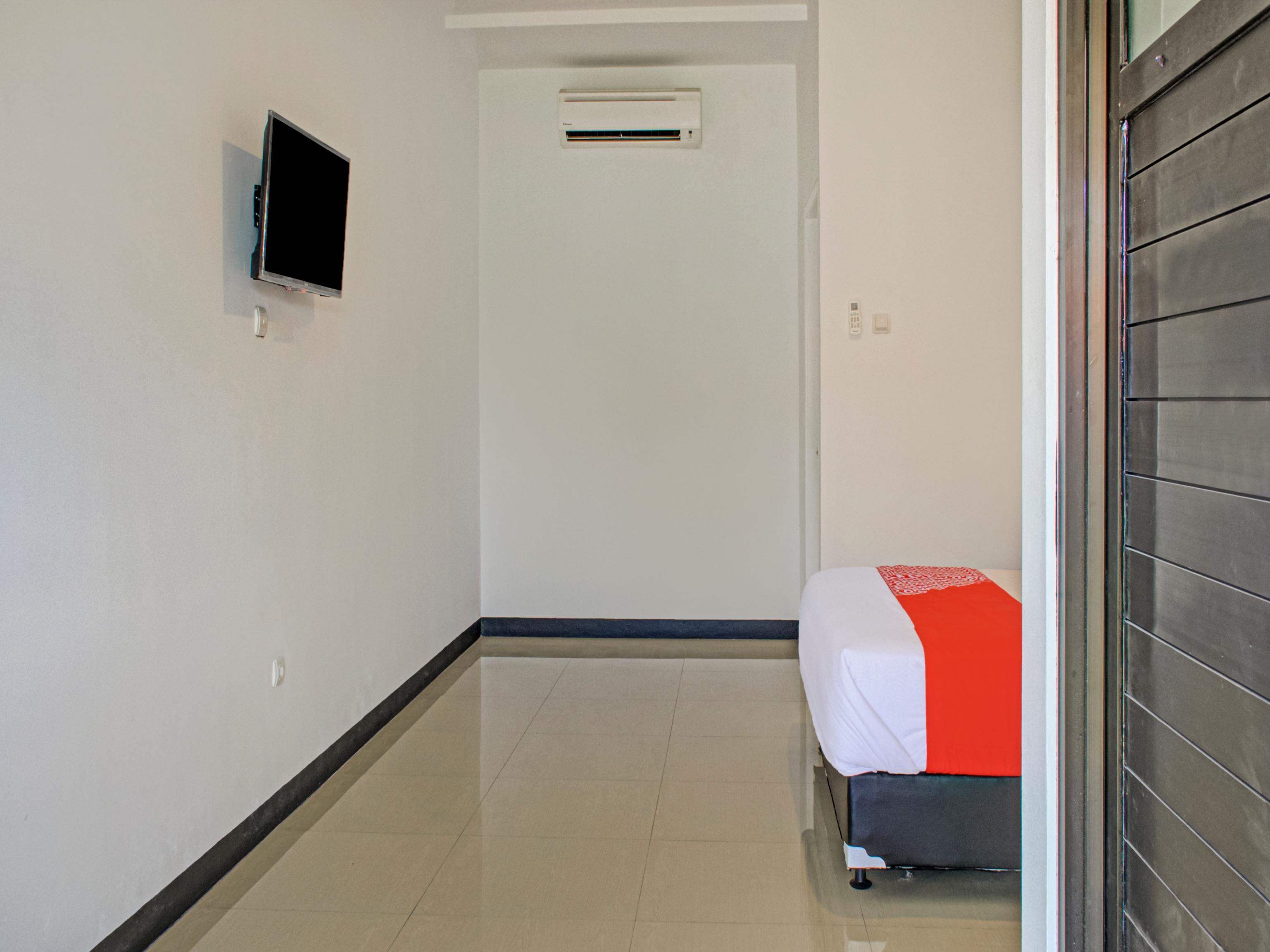 Oyo 3841 Wisma 25 Cilacap Eksteriør billede