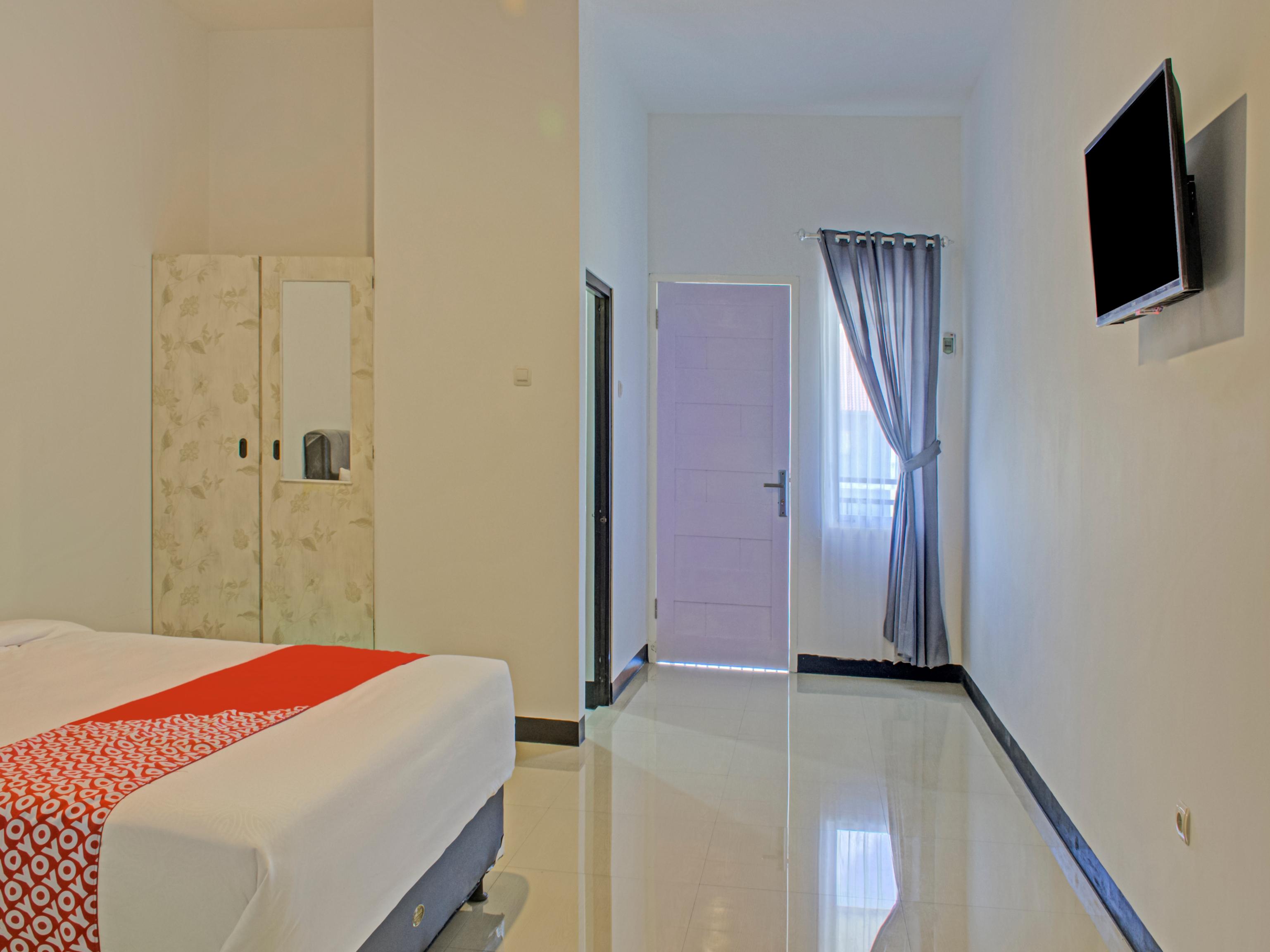 Oyo 3841 Wisma 25 Cilacap Eksteriør billede