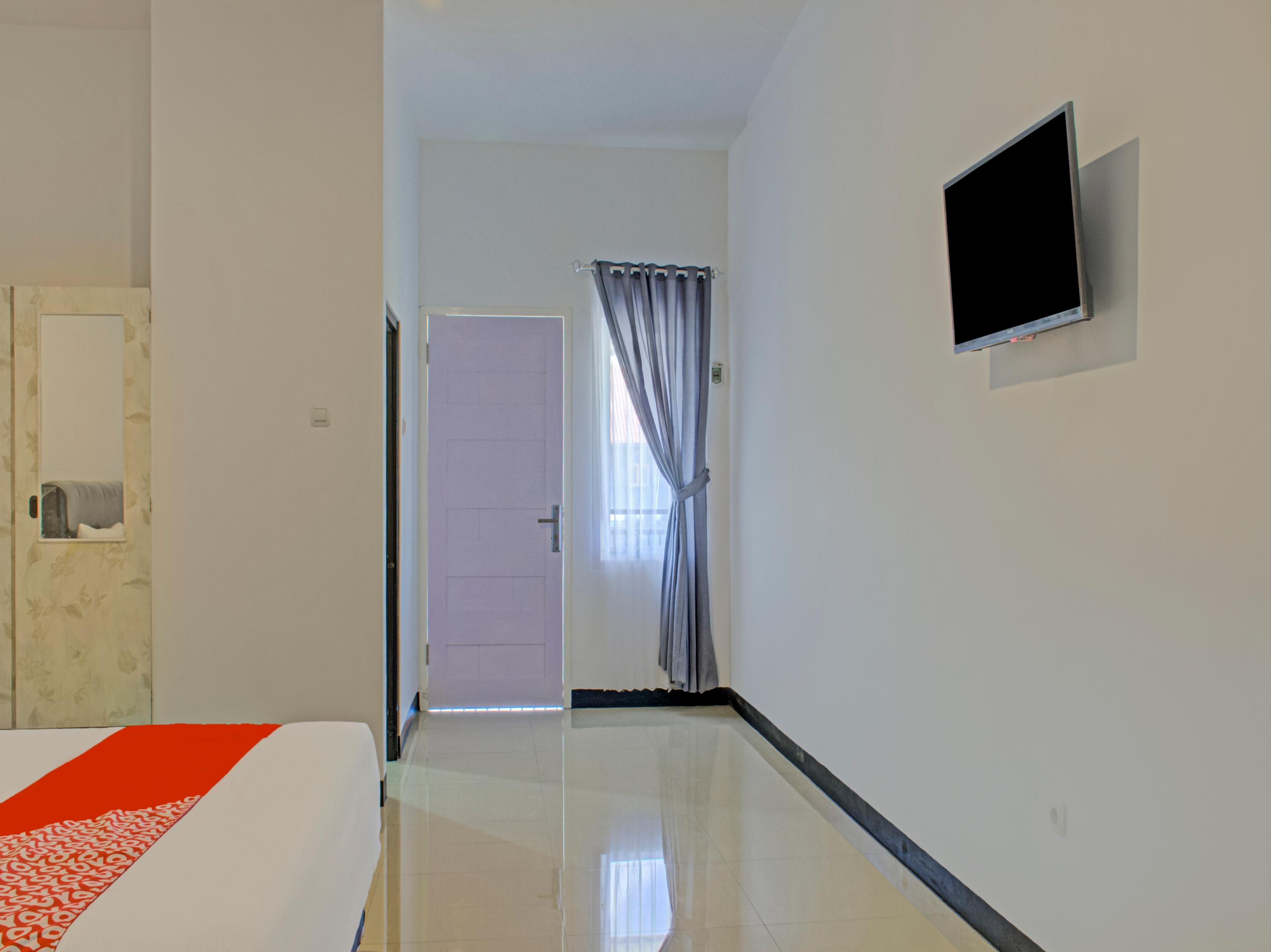 Oyo 3841 Wisma 25 Cilacap Eksteriør billede