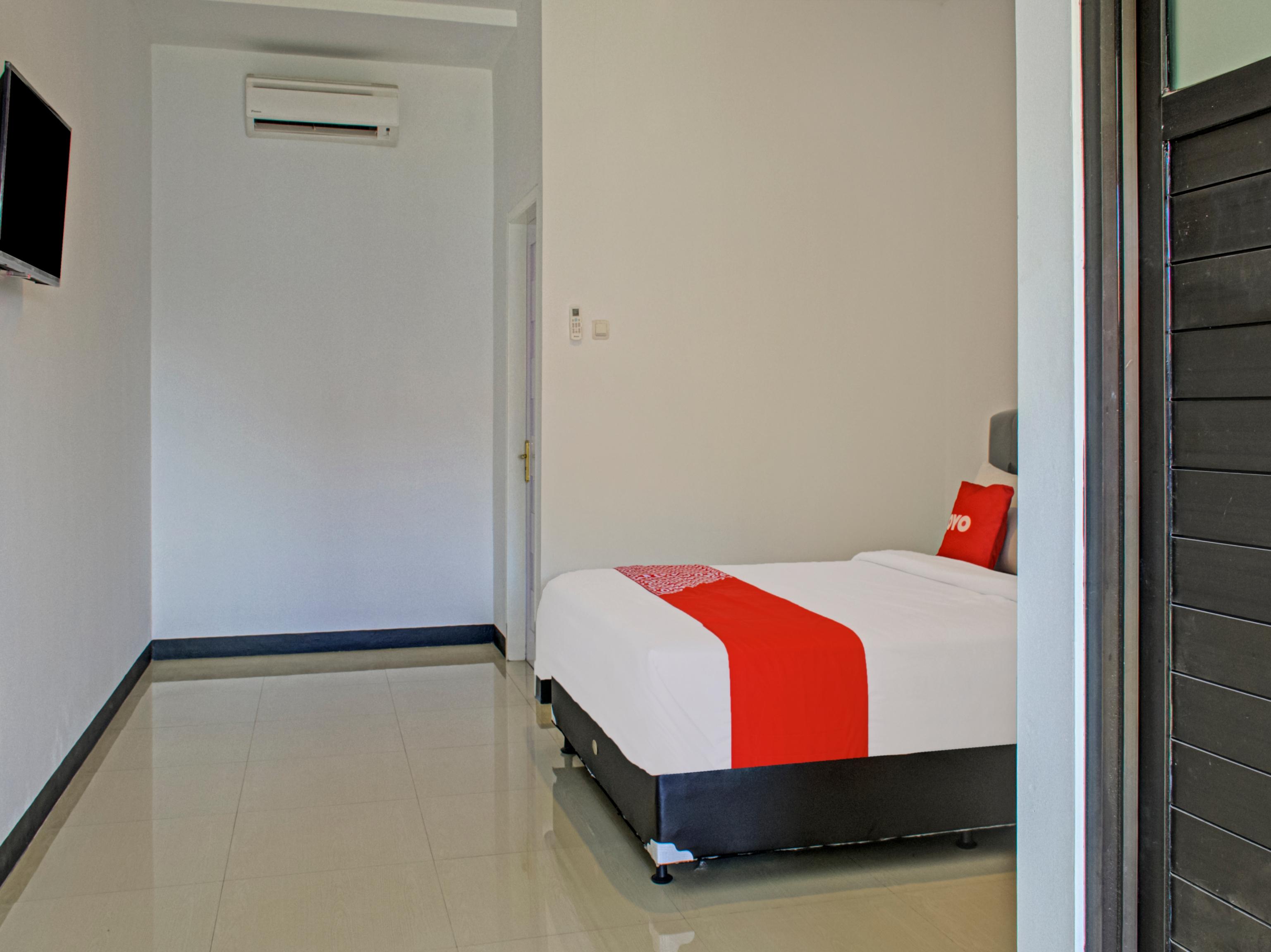 Oyo 3841 Wisma 25 Cilacap Eksteriør billede