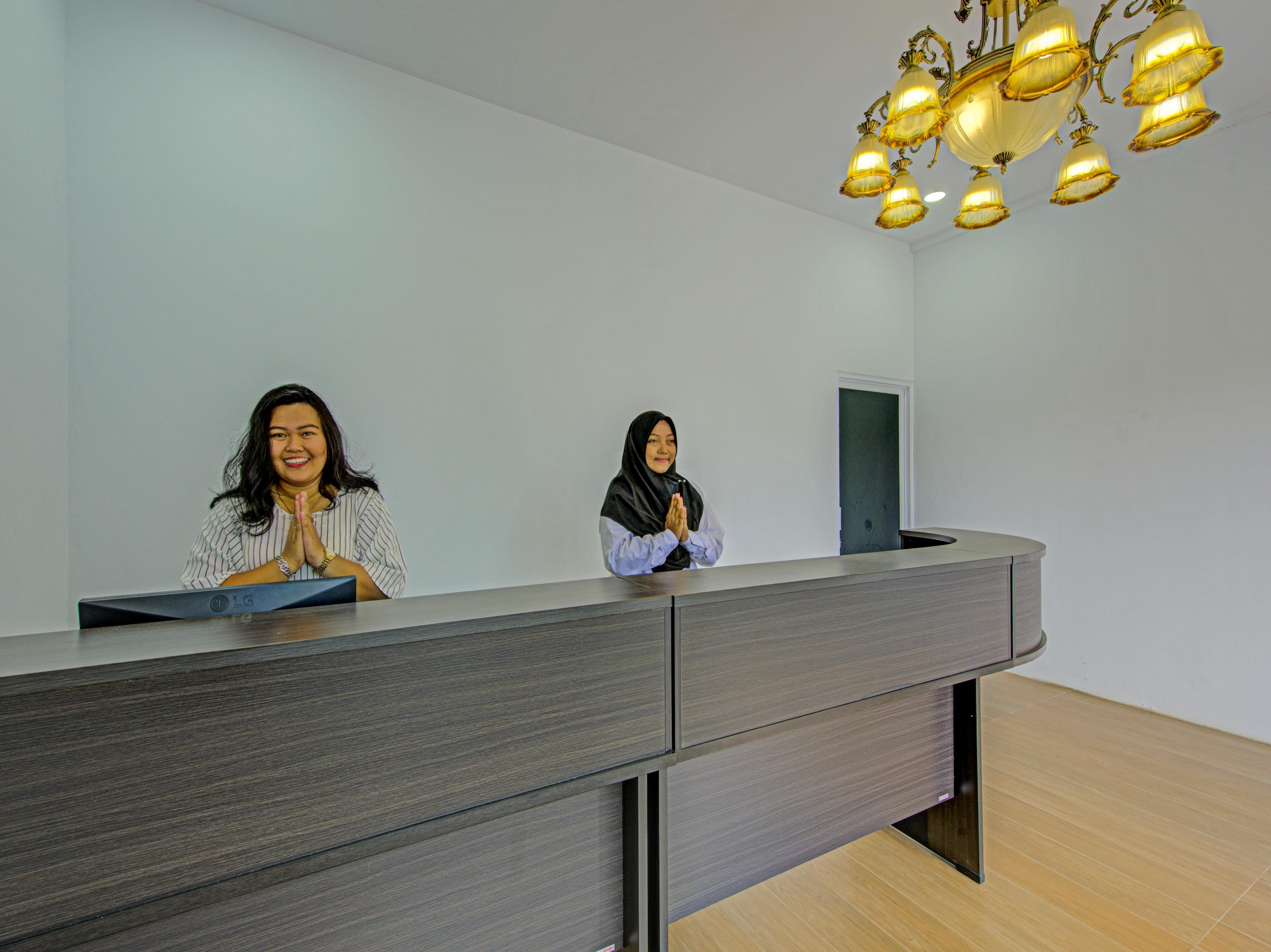 Oyo 3841 Wisma 25 Cilacap Eksteriør billede